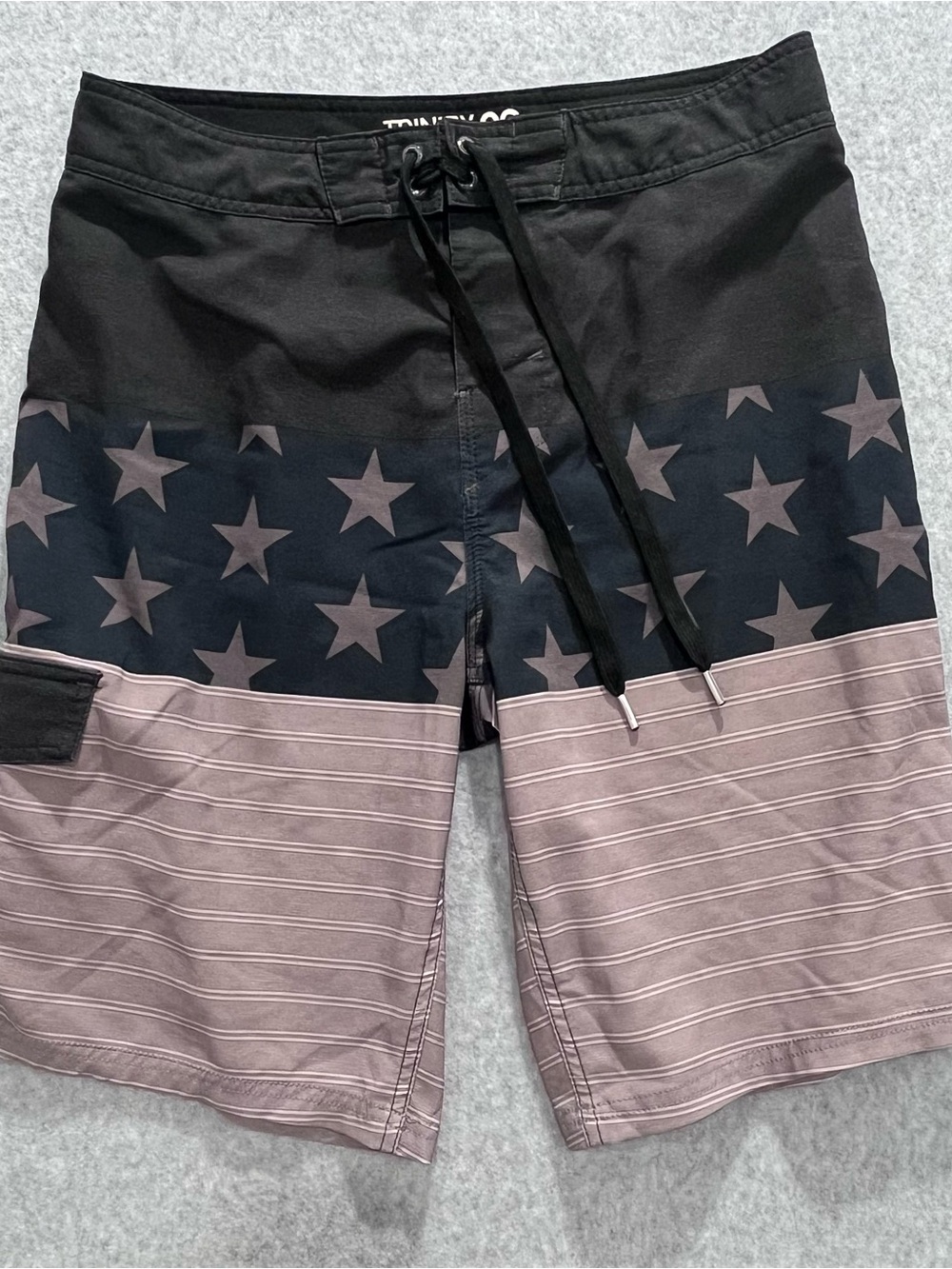 Trinity Boards Shorts Patriotic Stars & Stripes Men's Size 32 Black Tan Beach